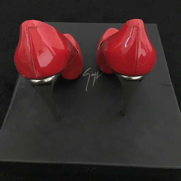 Authentic Giuseppe Zanotti Red Patent Pumps - Picture 3 of 4